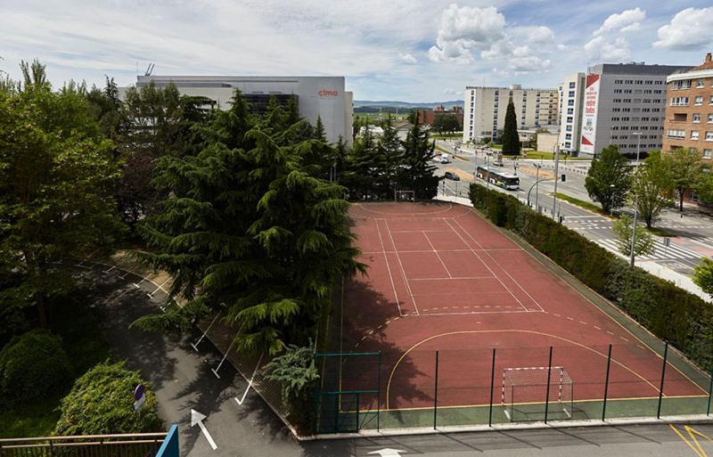 Albergue Residencia Larraona Pamplona Exterior foto